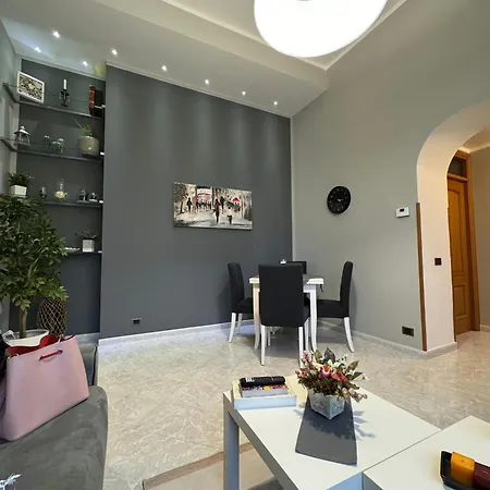 Cavour Holidays צ'פאלו