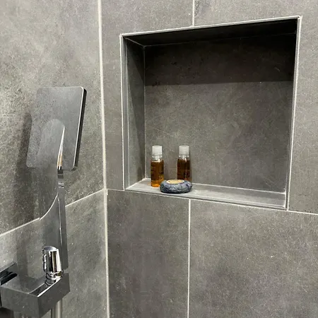 Апартаменти Cavour Holidays *