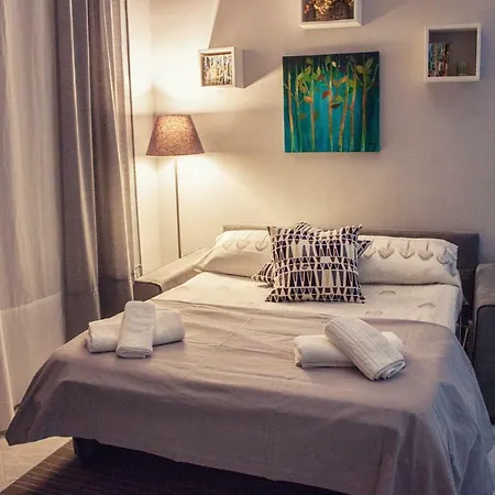 Cavour Holidays * Чефалу